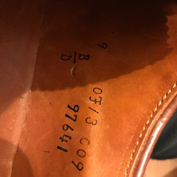 ALDEN WING TIPS SIZE 9B - Picture 5 of 7